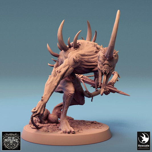 Productfoto Tabletop 28mm Lord of the Print (LotP) 0: Tabletop Miniatuur: Demonische Beest - loerende Hoornmonster met Speer en Trofee, Stekel Demon, Oorlogsbeest, Dungeon-Baas (24_08_F12)