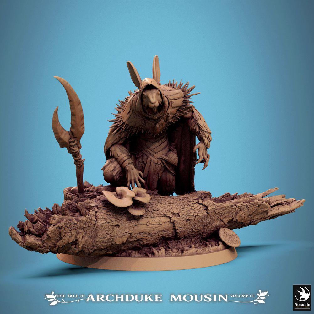 Productfoto Tabletop 28mm Lord of the Print (LotP) 0: Fantasy figuur: Konijnenmens boswachter, verkenner/schurk/assassin, hinderlaagjager met glaive, zittend op boomstronk-basis, Rabbitfolk Ranger (25_07_Q31)