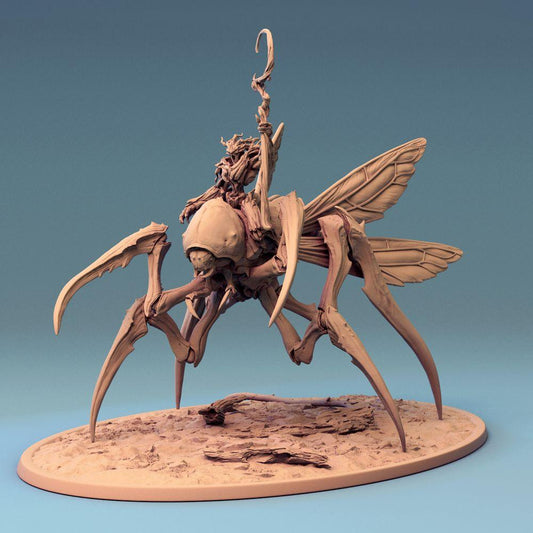 Productfoto Tabletop 28mm Lord of the Print (LotP) 0: Tabletop Miniatuur: Insectenrijder op Vleugelmantis, Zwermheks/Pestsjamaan met Staf, Mantidenkavallerie Baasmonster (24_07_D1)