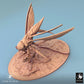Produktfoto Tabletop 28mm Lord of the Print (LotP) 0: Tabletop Miniatur: Insektoide Großbestie - Riesenwespe Mantis-Dämon mit Sichelscheren, fliegendes Bossmonster für Dungeon Encounter und Skirmish Wargaming (Fyrionis Fly) (24_07_D5)