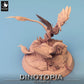 Productfoto Tabletop 28mm Lord of the Print (LotP) 0: Tabletop Miniatuur: Microraptor Raptor, gevederde roofdier, loerende jager op rotsbasis (24_06_A2)
