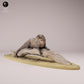 Produktfoto Tierfigur Animal Den Miniatures 3: Wildtier Tierfigur: Riesenotter - auf einem Baum (26_08_02)
