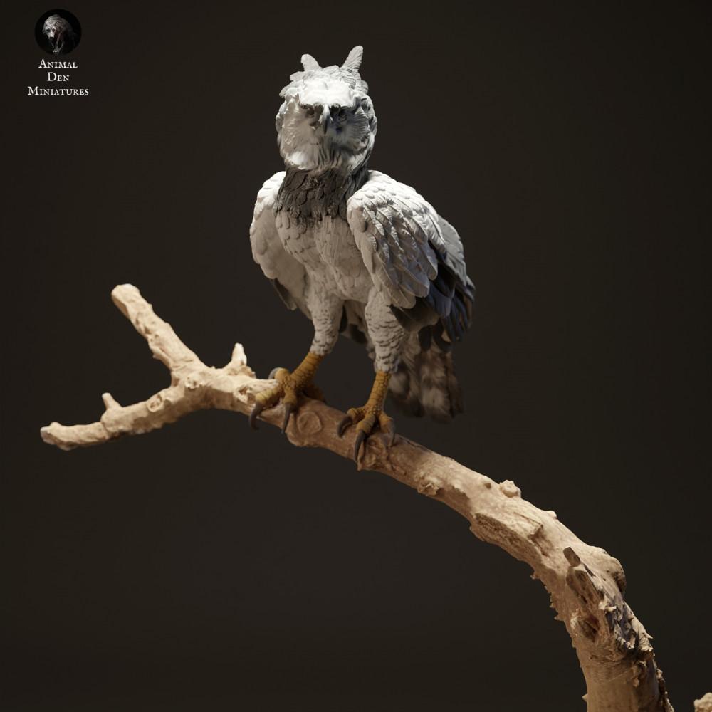 Productfoto dierenfiguur Animal Den Miniatures 2: roofvogel dierenfiguur: harpij - zittend op een tak (23_06_01)