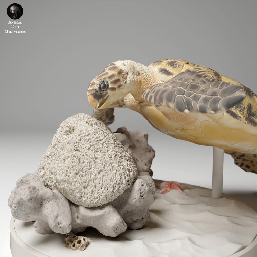 Productfoto dierenfiguur Animal Den Miniatures 2: Zeedier dierenfiguur: Echte karetschildpad - etend (24_05_04)
