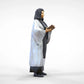Produktfoto Diorama und Modellbau Miniatur Figur: Geistliche: Pfarrerin / Priesterin mit Bibel in Messe