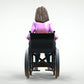 Diorama modelbouw productfoto 0: Vrouw in rolstoel – figuur in alledaagse kleding met lang haar (Ref. Nr. 451)