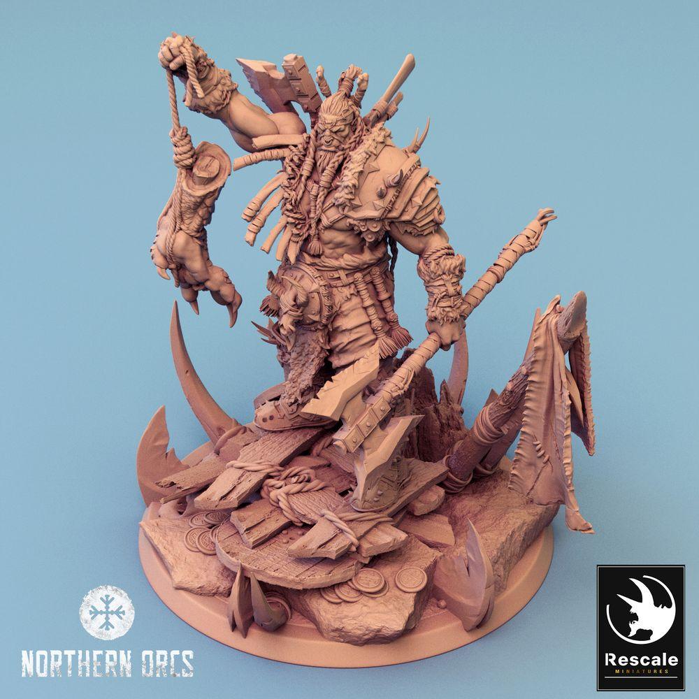 Productfoto Tabletop 28mm Lord of the Print (LotP) 0: Tabletop Miniatuur: Ork Hoofdman Azhrog, Warlord en Trophäenjager met Spaltaxt (24_04_E2)