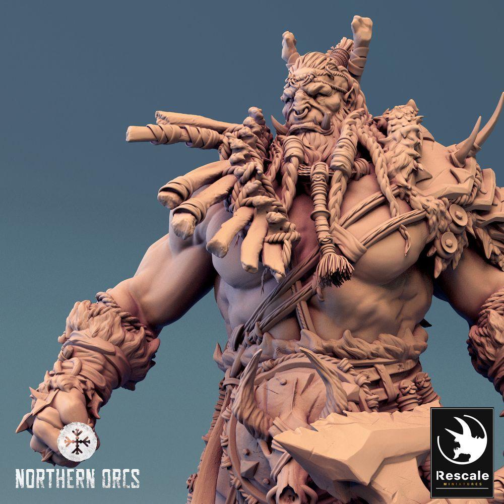 Productfoto Tabletop 28mm Lord of the Print (LotP) 0: Fantasy Figuur: Ork Warlord / Oorlogshoofd Azhrog, Barbar-Kampioen met gekartelde Tweehandsbijl (24_04_E3)