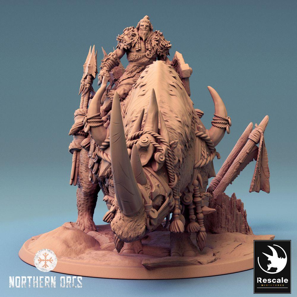 Productfoto Tabletop 28mm Lord of the Print (LotP) 0: Tabletop Miniatuur: Ork Oorlogsheer op Reusachtig Neushoorn, Beestenrijder met Speer, Orc Rhino Rider (24_04_D2)