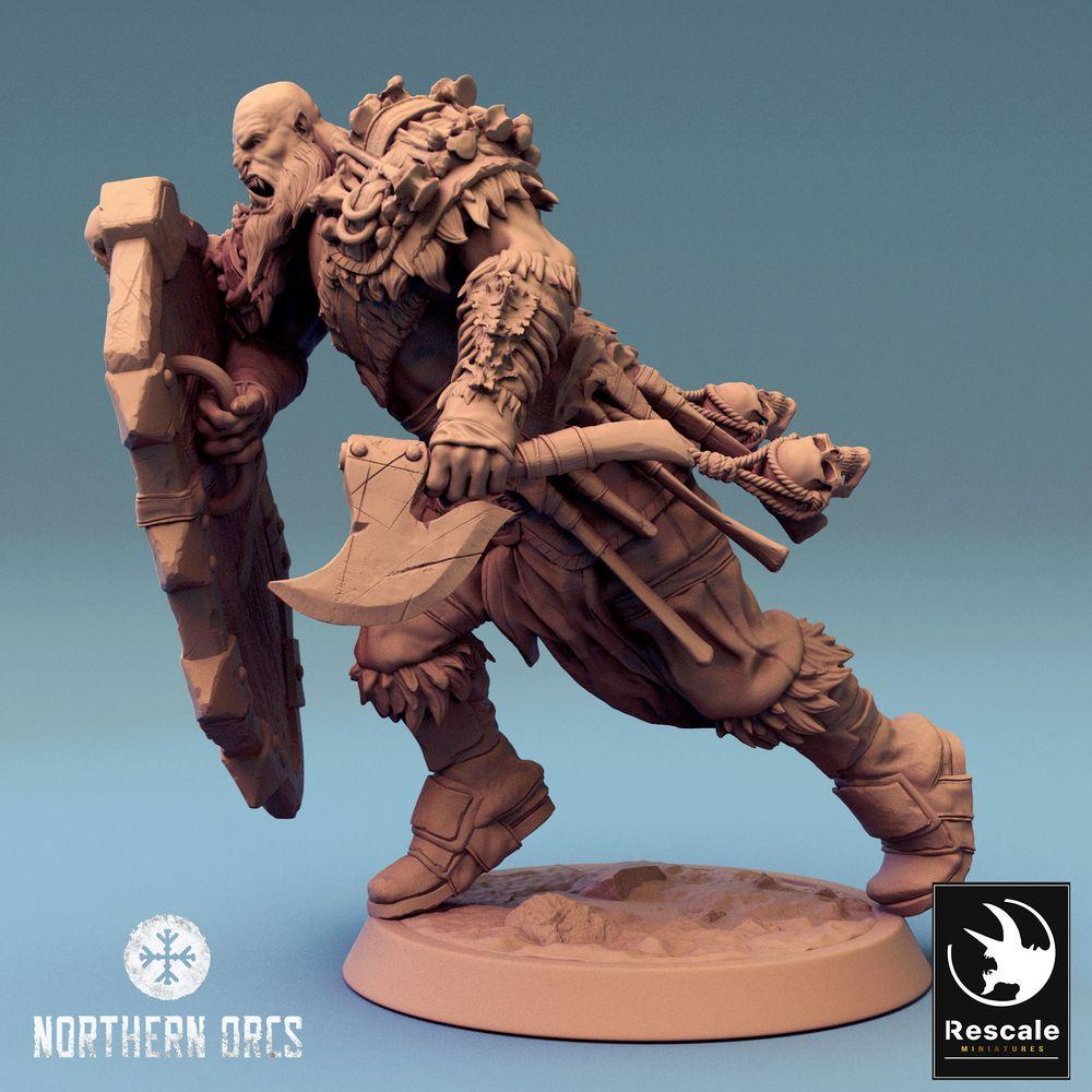 Productfoto Tabletop 28mm Lord of the Print (LotP) 0: Tabletop Miniatuur: Ork Schildkrijger met Bijl, Frontvechter in Aanval, Schildbreker, Orc Soldaat Bijl Run (24_04_H2)