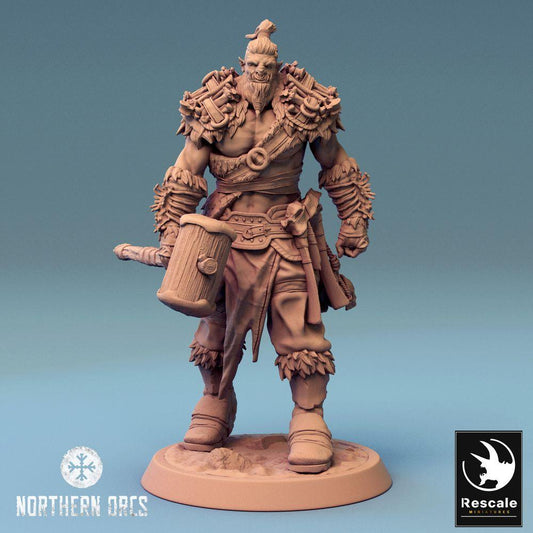Productfoto Tabletop 28mm Lord of the Print (LotP) 0: Tabletop Miniatuur: Ork Oorlogsheer met Tweehandige Hamer, Orc Warlord, Stammeskampioen (24_04_I2)