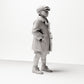 Diorama modelbouw productfoto 4: Historisch diorama figuur: Jonge wachtende met pet en mantel, eind jaren 1920 (sc10)