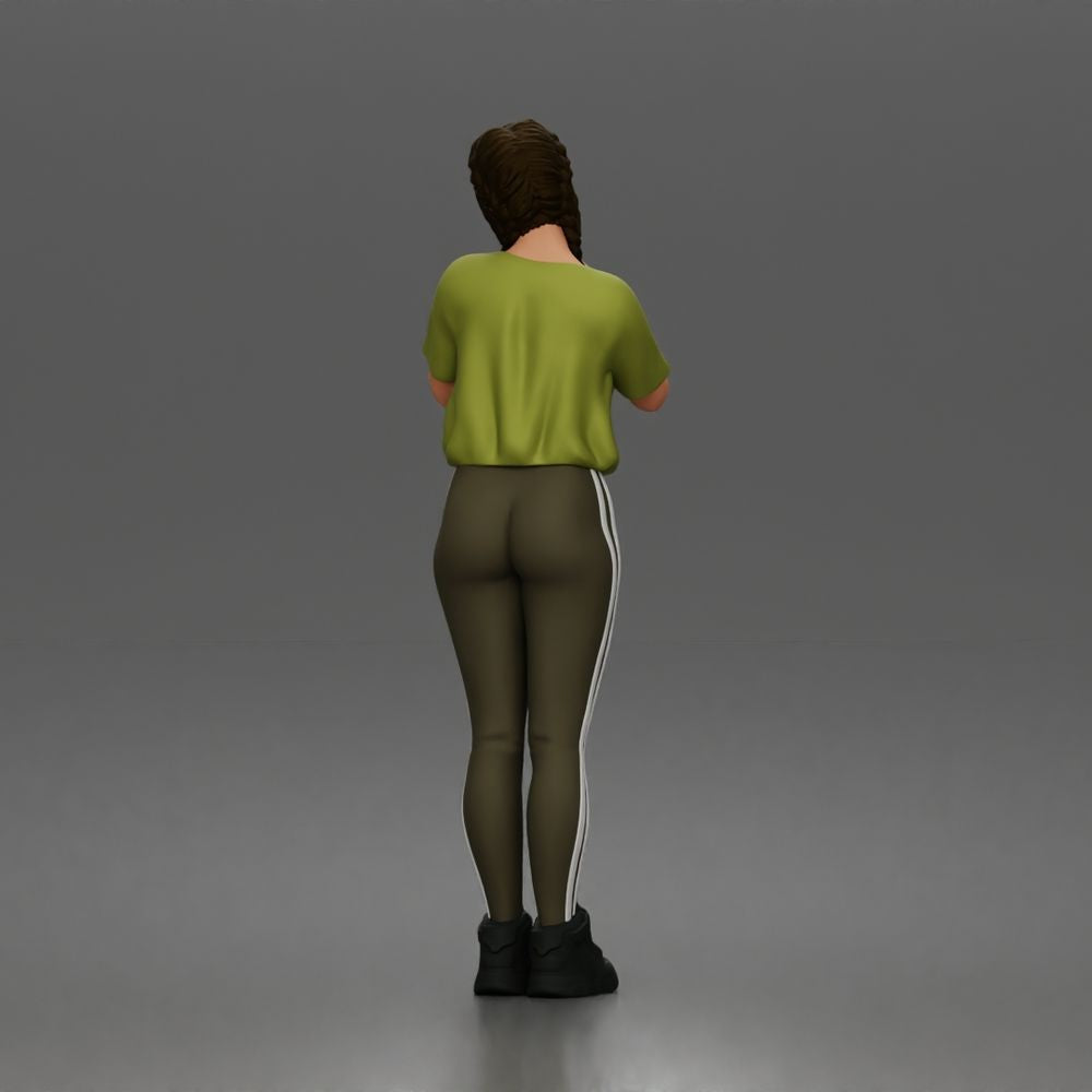 Diorama Modellbau Produktfoto 3: Stehende Figur: Frau mit geflochtenem Haar, T-Shirt, Leggings & Sneakers (a194)
