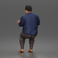Diorama Modellbau Produktfoto 4: Sitzende Figur: Gestikulierender Mann mit Pullover, Hose & Flip-Flops (a165)