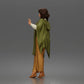 Diorama Modellbau Produktfoto 4: Stehende Figur: Frau mit erhobener Hand, fließendem Cape & Plateauschuhen (a174)