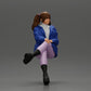 Diorama Modellbau Produktfoto 6: Sitzende Figur: Frau mit überkreuzten Beinen, Pferdeschwanz & Jacke (a161)