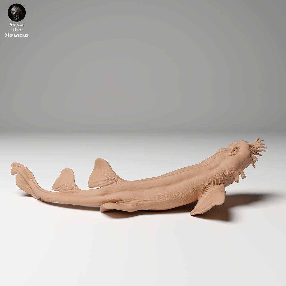 Productfoto dierenfiguur Animal Den Miniatures 1: Zeedierfiguur: Gevlekte tapijthaai - op jacht (24_06_05)